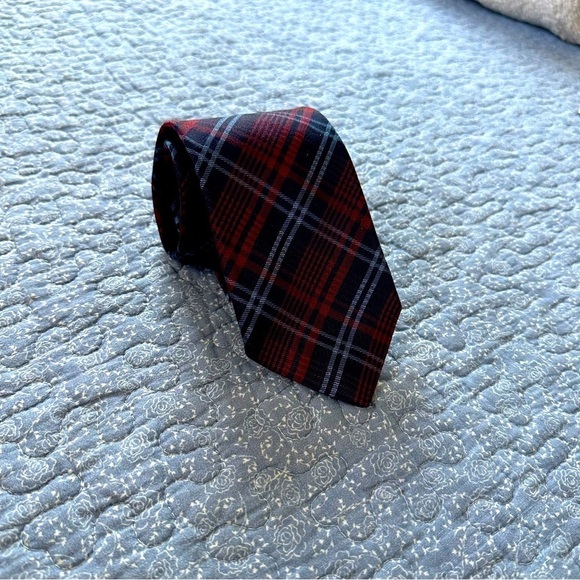 Brooks Brothers Tie Plaid Red & Blue Preppy Silk Academic Necktie 56” x 3.25” - Picture 2 of 9